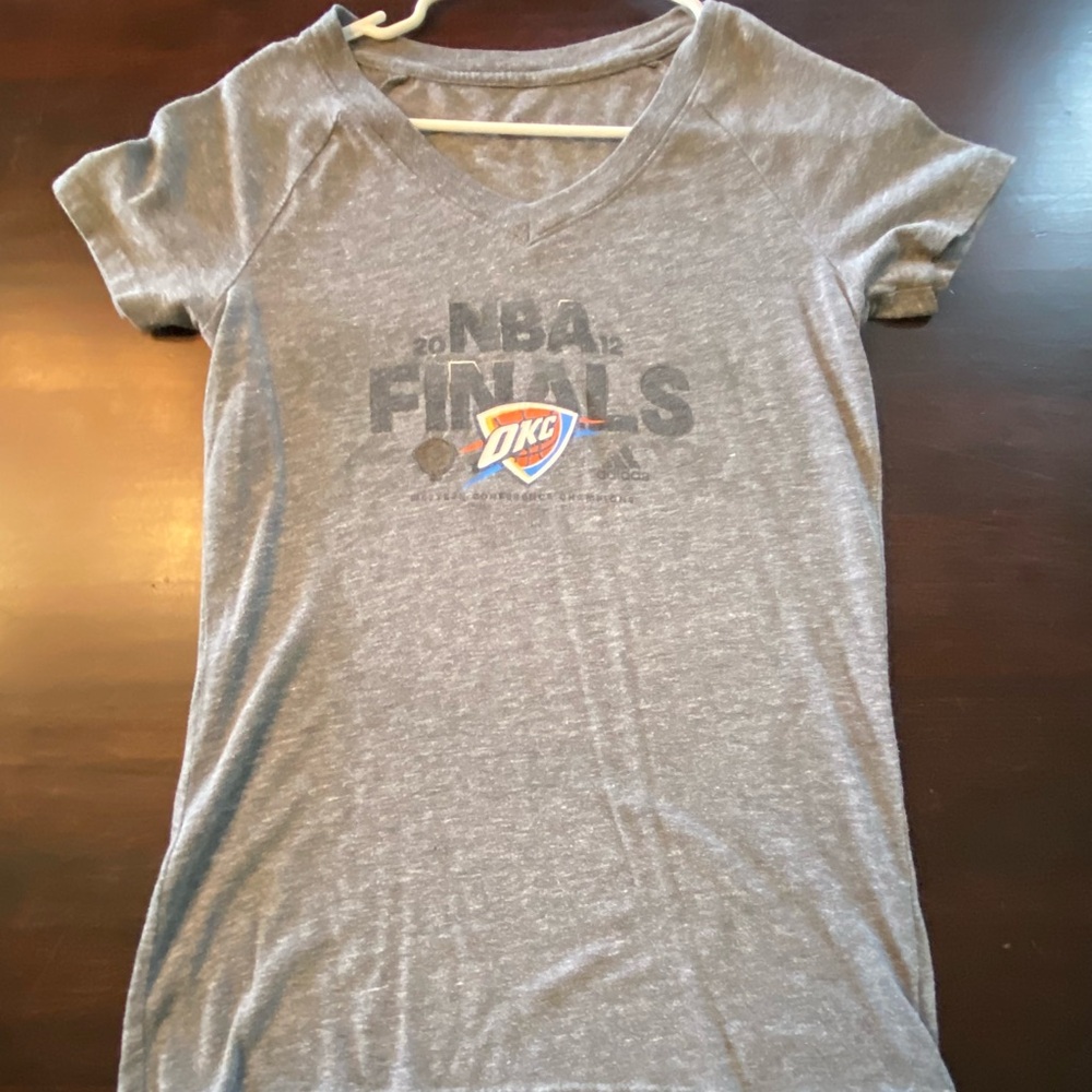 NBA Finals OKC Thunder Gray V-Neck Tee